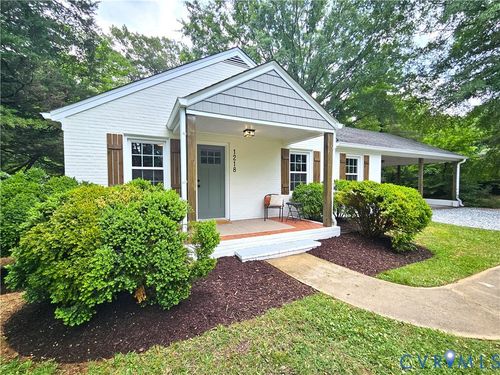 1218 W Osborn Rd, Farmville, VA, 23901-3144 | Card Image