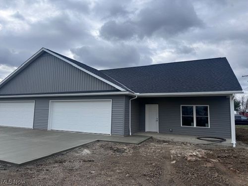 11025 Mushroom Rd Nw, Beach City, OH, 44608-9431 | Card Image