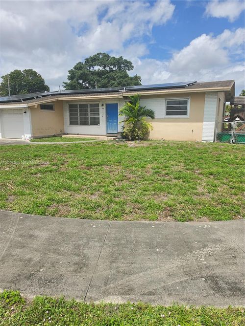 1101 W 54th St, Hialeah, FL, 33012-2451 | Card Image