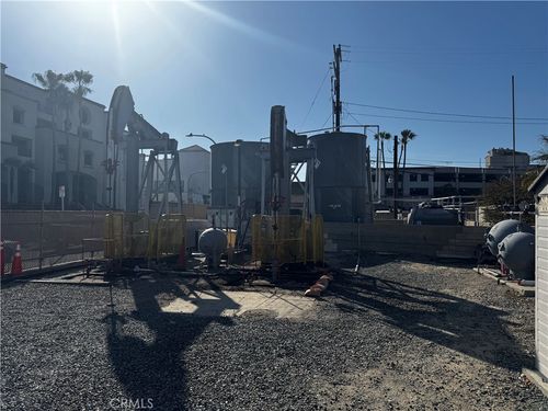 201 2nd St, Huntington Beach, CA, 92648-5103 | Card Image