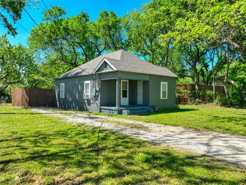 311 W Mckinney St, Pilot Point, TX, 76258-4120 | Card Image