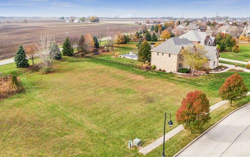 21438 Woodland Way, Shorewood, IL, 60404-8250 | Card Image