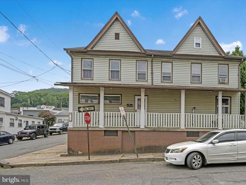 300 Penn St, TAMAQUA, PA, 18252-2316 | Card Image