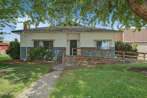 412 S 9th St, Sunnyside, WA, 98944 | Card Image