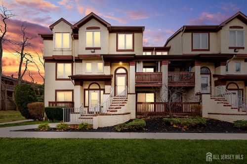 112 Michaels Ct, Woodbridge, NJ, 07095-1430 | Card Image