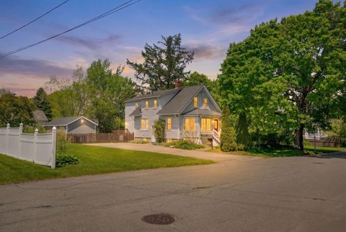 19 Cobb Avenue, Portland, ME, 04102 | Card Image