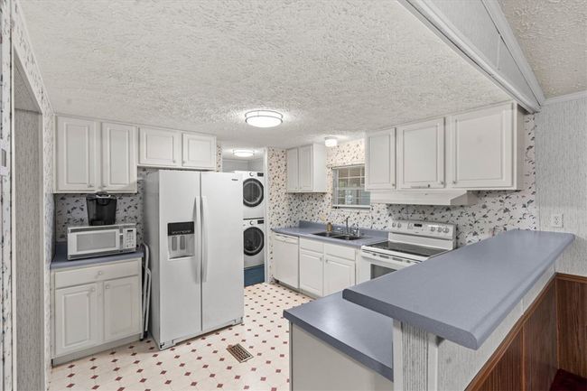 208 Leverette Ln, House other with 3 bedrooms, 2 bathrooms and null parking in Starr SC | Image 12