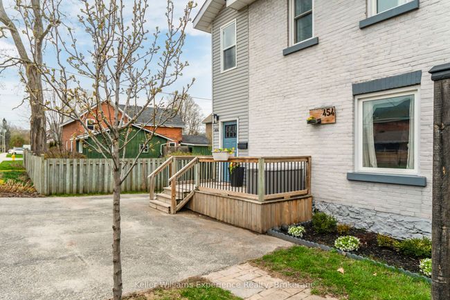 454 Colborne St, House other with 3 bedrooms, 2 bathrooms and 2 parking in Midland ON | Image 5