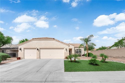 5923 Sunrise Creek St, North Las Vegas, NV, 89031-2095 | Card Image