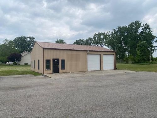 901 E Maumee St, Angola, IN, 46703-6944 | Card Image