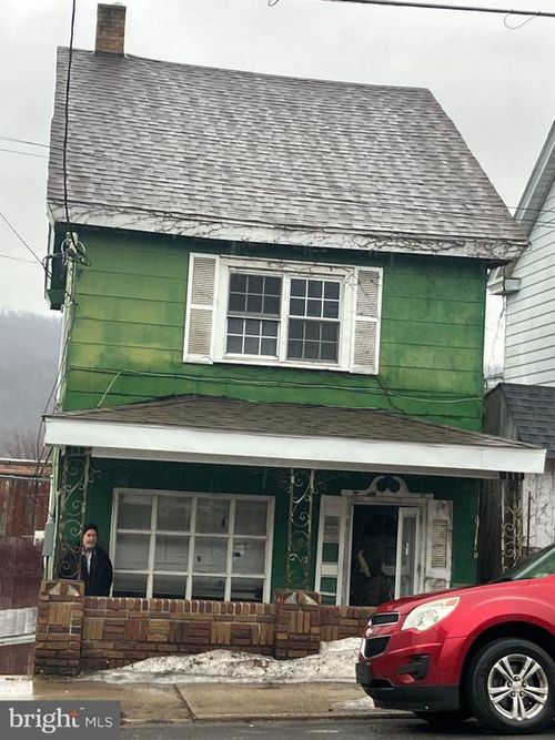 239 E Patterson St, LANSFORD, PA, 18232-1505 | Card Image