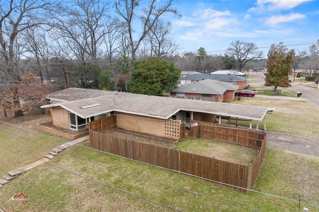 1505 Berry Lane, For Sale in Longview Zoocasa