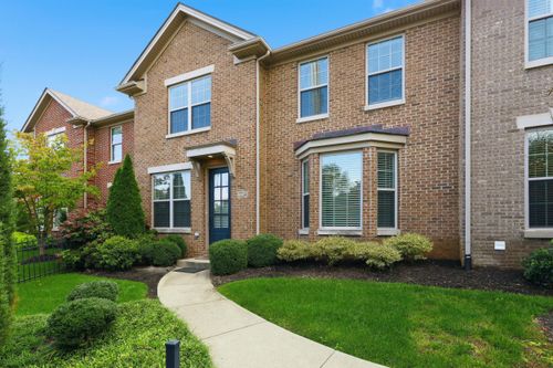 3214 Beaumont Centre Cir, Lexington, KY, 40513-1952 | Card Image