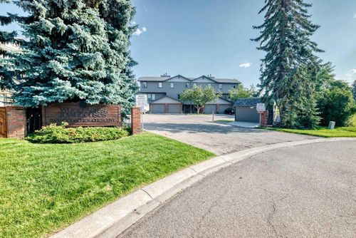 6-64 Woodacres Cres Sw, Calgary, AB, T2W4V6 | Card Image