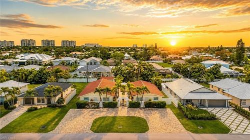 559 105th Ave N, Naples, FL, 34108-1986 | Card Image