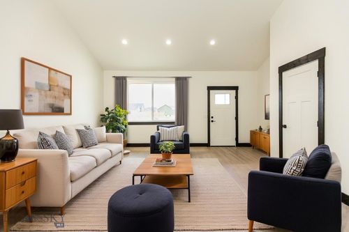 1511 Pistolero Way, Belgrade, MT, 59714-3691 | Card Image