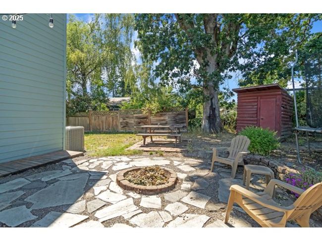 423 E Main St, House other with 5 bedrooms, 3 bathrooms and null parking in Carlton OR | Image 21