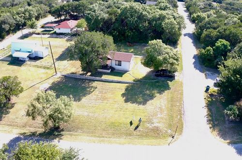2605 Pinoak St, Granbury, TX, 76048-3844 | Card Image
