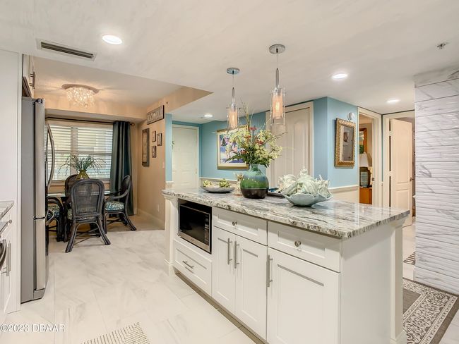 APT-307D - 4 Oceans West Blvd, Condo with 2 bedrooms, 2 bathrooms and null parking in Daytona Beach Shores FL | Image 11