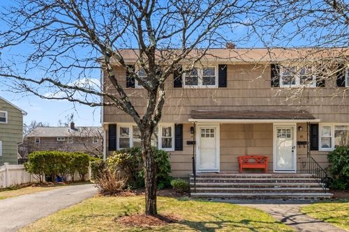 17-17 Charles Rd, Winchester, MA, 01890-1112 | Card Image