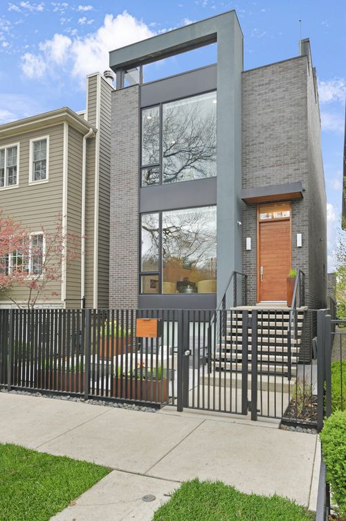 3012 N Hoyne Ave, Chicago, IL, 60618-8214 | Card Image