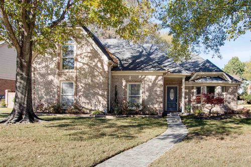 8796 E Plantation Oaks Dr, Cordova, TN, 38018-7473 | Card Image