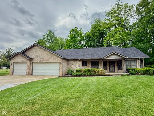 180 Oakbrook Dr, Columbus, IN, 47201-8642 | Card Image