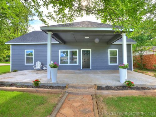 510 S Madison Ave, Wagoner, OK, 74467-6220 | Card Image