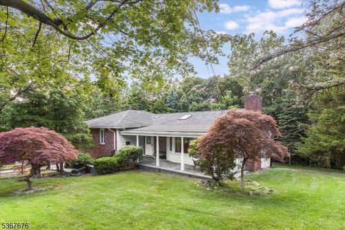 13 Oxford Dr, Livingston, NJ, 07039-1406 | Card Image