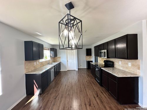 225 Bridge Xing, Cibolo, TX, 78108-2263 | Card Image