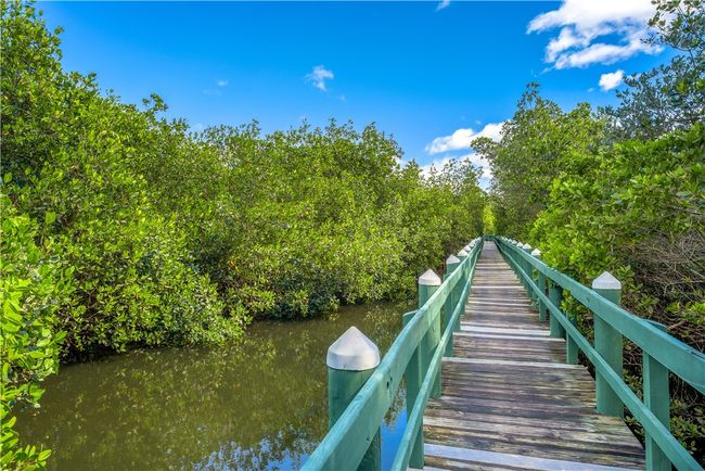 APT-204 - 540 Grove Isle Cir, House attached with 2 bedrooms, 2 bathrooms and null parking in Vero Beach FL | Image 32