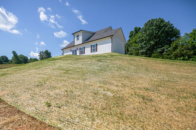 1020 Loggins Rd, House other with 4 bedrooms, 3 bathrooms and 1 parking in Charlotte TN | Image 30
