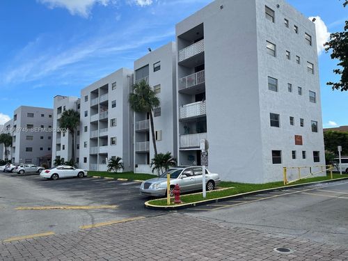 109-8075 Nw 7th St, Miami, FL, 33126-4082 | Card Image