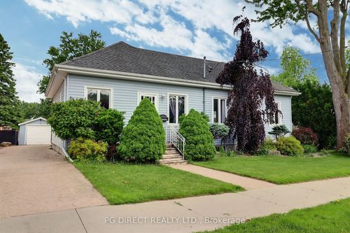 597 Brook St, Strathroy Caradoc, ON, N0L1T0 | Card Image