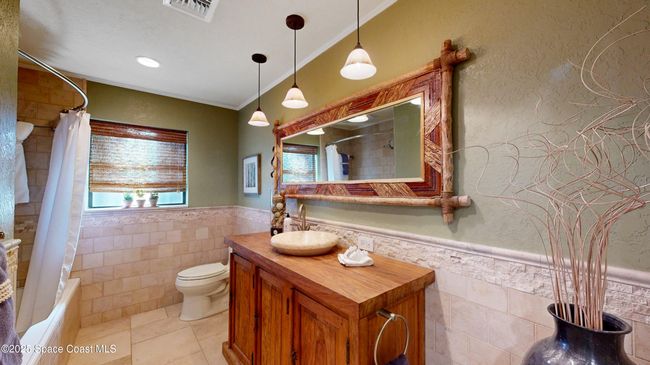 Guest bathroom | Image 28