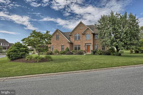 8 Rolling Meadow Rd, LEBANON, PA, 17046 | Card Image
