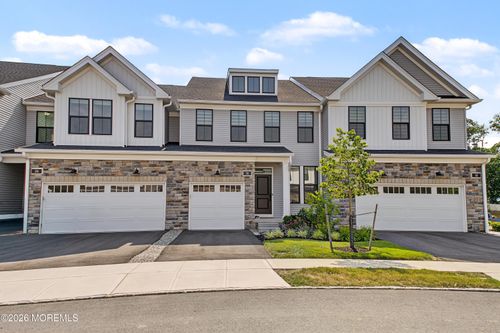 30 Cloverleaf Ln, Manalapan, NJ, 07726-4548 | Card Image