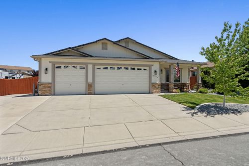 18324 Panda Bear Ct, Reno, NV, 89508-4303 | Card Image