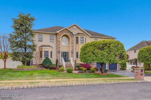 5 Selma Ln, Hazlet, NJ, 07730-2475 | Card Image
