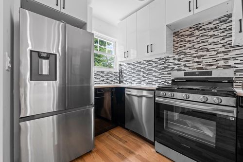 24005 Weller Ave, Rosedale, NY, 11422-2315 | Card Image