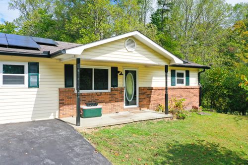 1479 E Williamsburg St, Whitley City, KY, 42653-6082 | Card Image