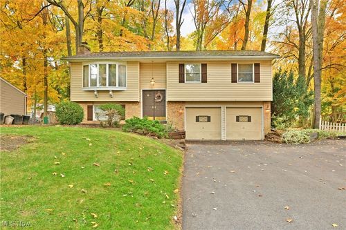 7770 Castle Rock Drive Ne, Warren, OH, 44484 | Card Image