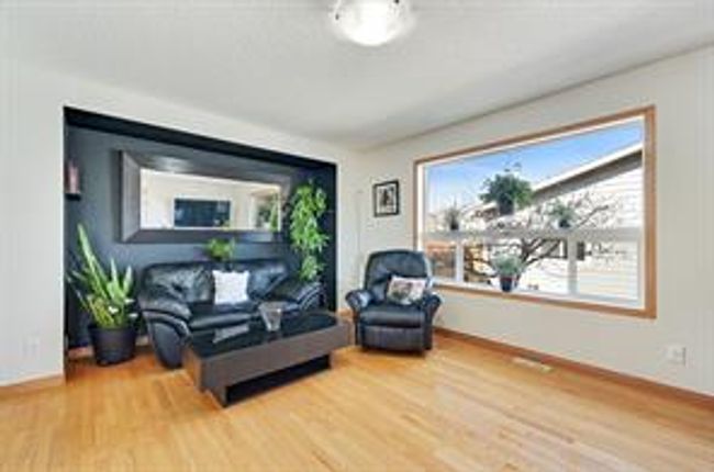 218 Taradale Dr Ne, House detached with 4 bedrooms, 3 bathrooms and 5 parking in Calgary AB | Image 18