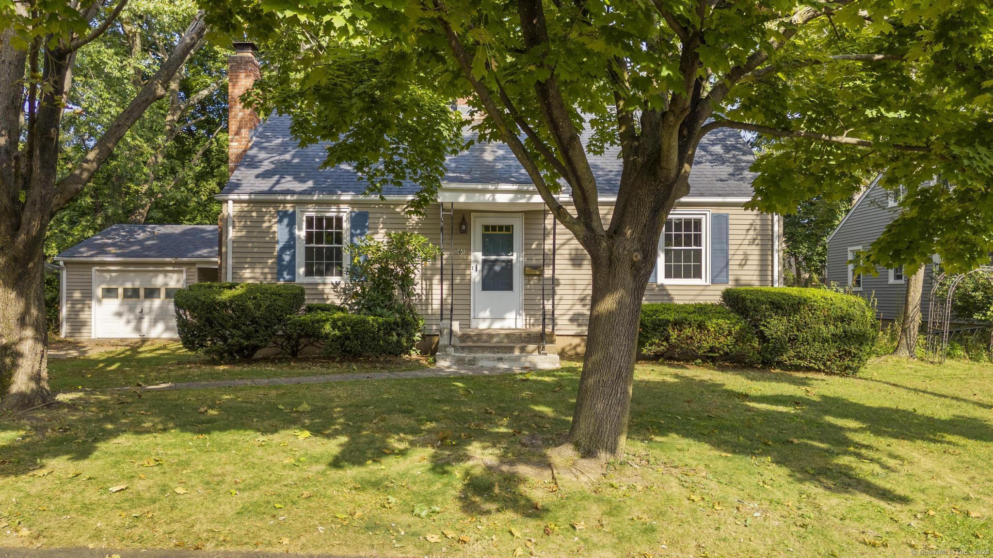 Richmond Ave, West Haven, CT 06516