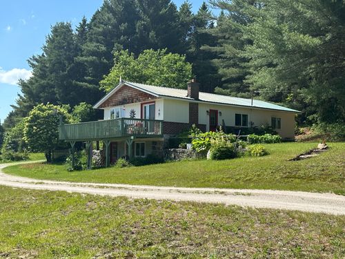 404 Stisted Rd, Burks Falls, ON, P0A1C0 | Card Image