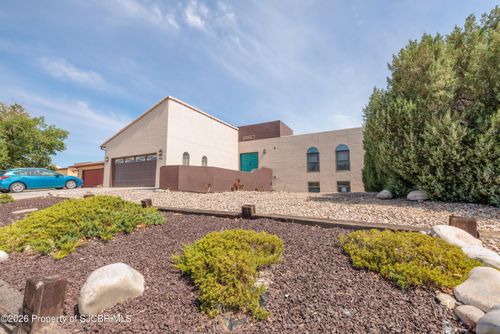 616 E Diamond St, Farmington, NM, 87401-2385 | Card Image