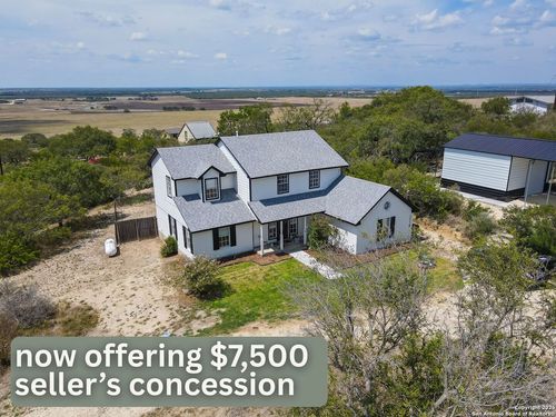 1718 County Road 4511, Hondo, TX, 78861-6279 | Card Image