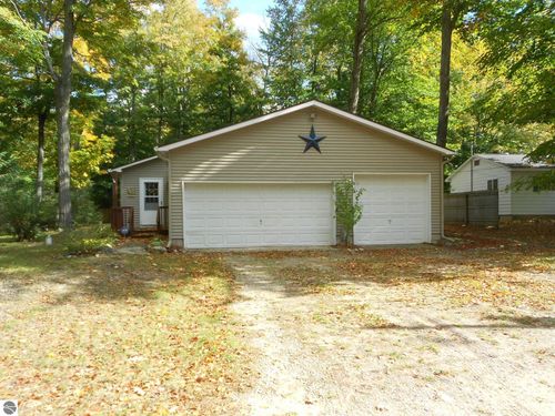 3953 White Birch Dr, Grawn, MI, 49637-9724 | Card Image