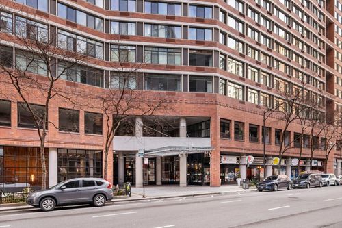 2004-211 E Ohio St, Chicago, IL, 60611-7210 | Card Image