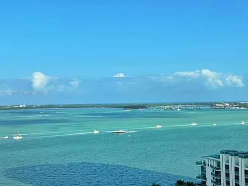 apt-2017-1200 Brickell Bay Dr, Miami, FL, 33131-3261 | Card Image